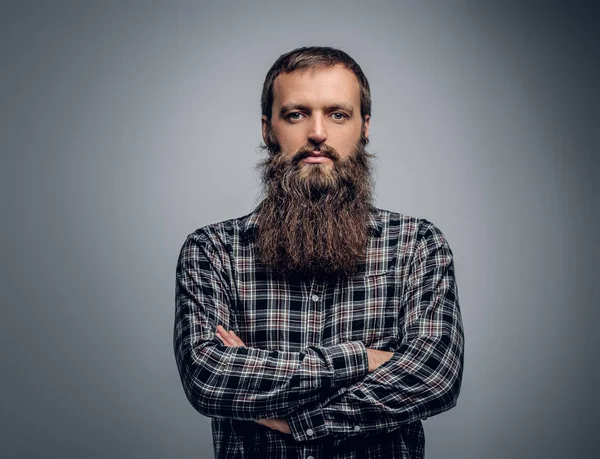 Homem com braços cruzados no peito — Fotografia de Stock