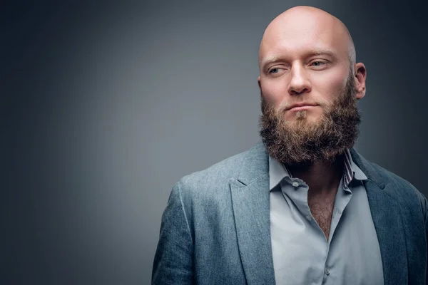 Elegante hombre sin pelo en un traje — Foto de Stock