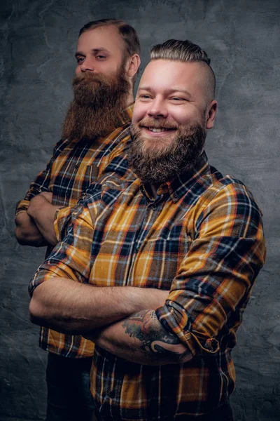 Dos hombres barbudos divertidos — Foto de Stock