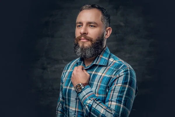 Hombre barbudo serio de mediana edad —  Fotos de Stock