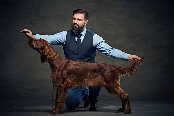 Stylový muž a jeho pes — Stock fotografie