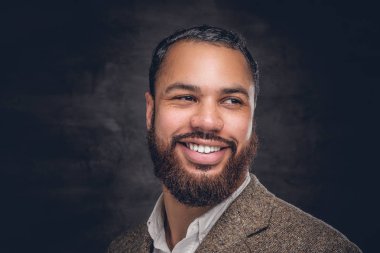 Bir yün ceket siyah adam