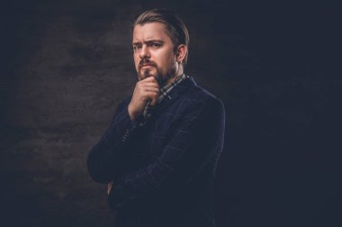 Bir Yün ceketli zarif adamı