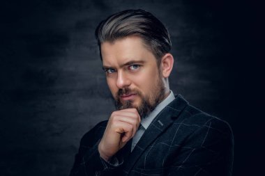 Bir Yün ceketli zarif adamı