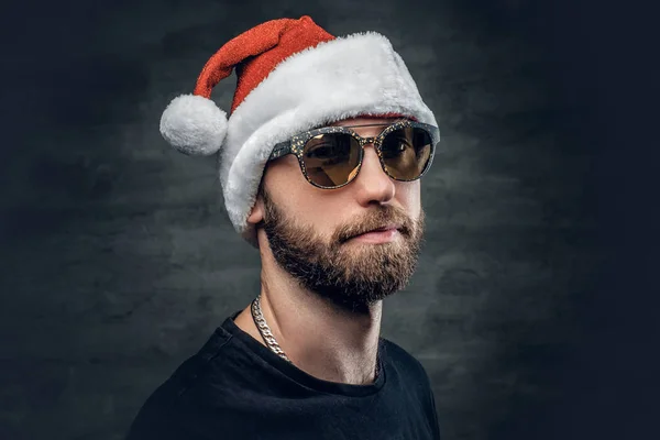 Man wearing Santa's hat. — Stock Photo, Image