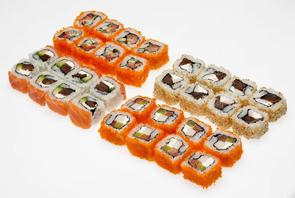 Diferentes tipos de sushi — Foto de Stock