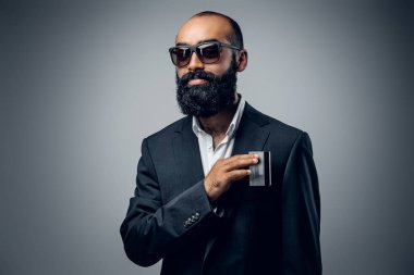 İşadamı kredi tutar