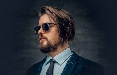 şık sakallı erkek
