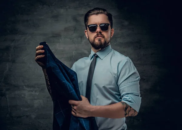 Hipster gekleed in een shirt met strikje — Stockfoto