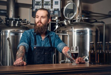 Adam sunan bira MICROBREWERY