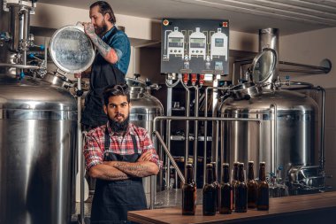 Zanaat bira MICROBREWERY erkeklerde