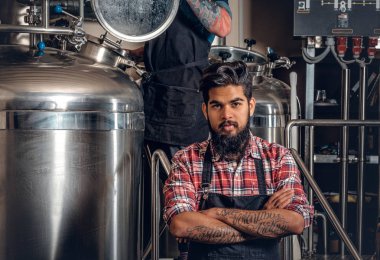 Zanaat bira MICROBREWERY erkeklerde
