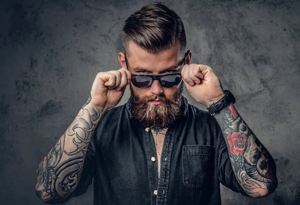Bearded hipster man with tattoos — Stock Photo, Image