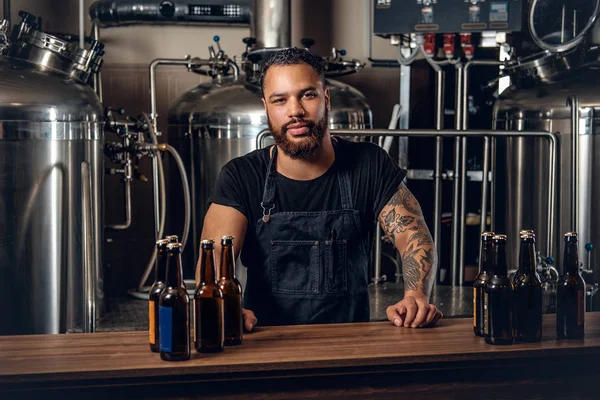 Schwarzer präsentiert Craft Beer — Stockfoto