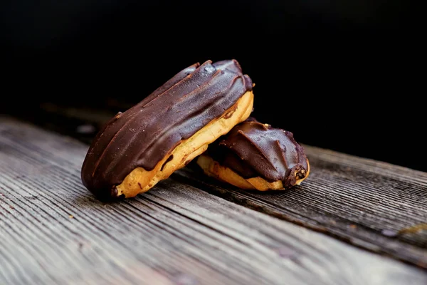 Delicious chocolate eclairs — Stock Photo, Image