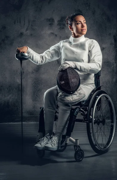 Női paralimpiai kerekesszékes vívó — Stock Fotó