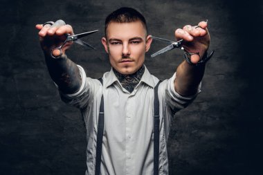 Kuaför keskin makas tutan