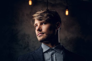 şık erkek takım elbise