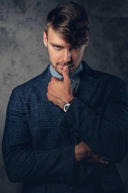 şık erkek takım elbise