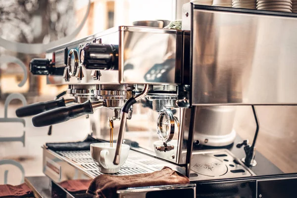 Profesyonel kahve makinesi — Stok fotoğraf