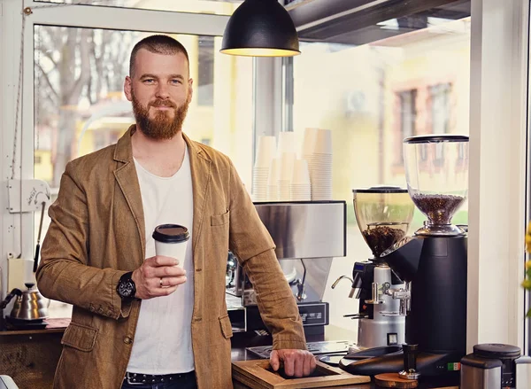 Pelirroja artesanal vendedor de café — Foto de Stock