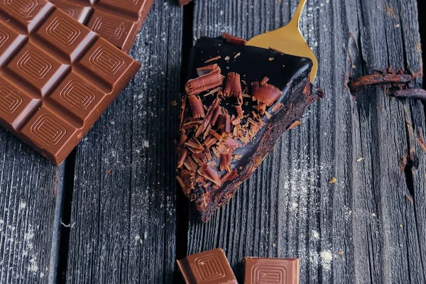 Pieces of a dark chocolate — Stock Photo, Image