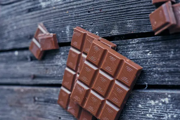 Pieces of a dark chocolate — Stock Photo, Image