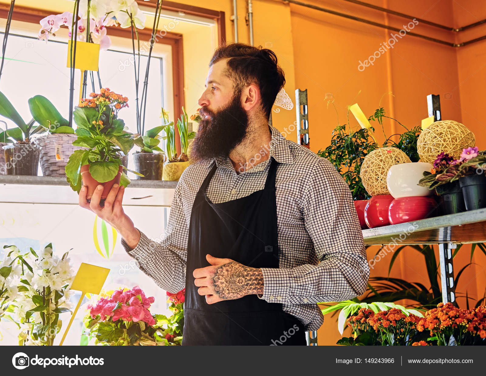 depositphotos_149243966-stock-photo-brutal-bearded-flower-seller.jpg