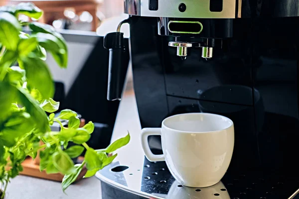 Professionelle Kaffeemaschine — Stockfoto