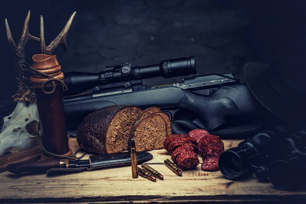 Retro jakt ammunition på ett träbord — Stockfoto