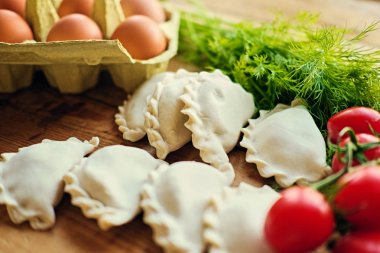 Yumurta ve maydanoz ile köfte