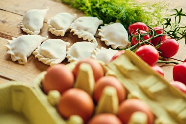 Yumurta ve maydanoz ile köfte