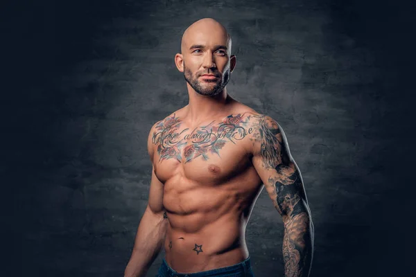 Shirtless athletic shaved head male — Stock Photo, Image