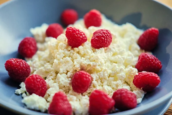 Diet curd with raspberries — Stock Photo, Image