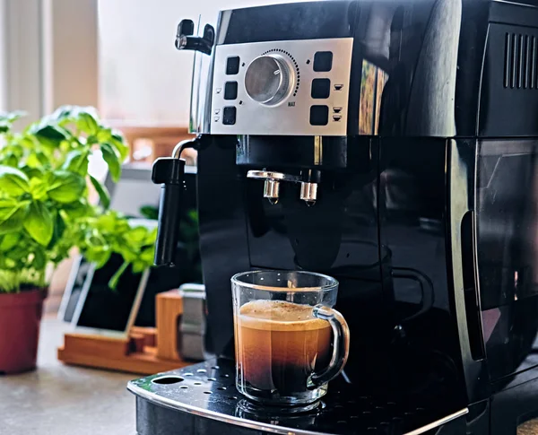 Professionelle Kaffeemaschine — Stockfoto