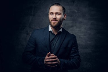 Şık sakallı hippi