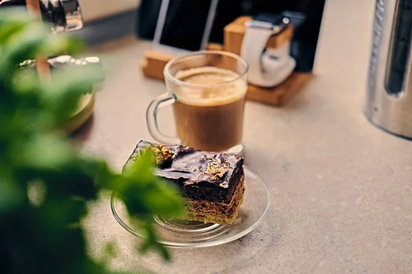 Pyszne ciasto i kawę — Zdjęcie stockowe