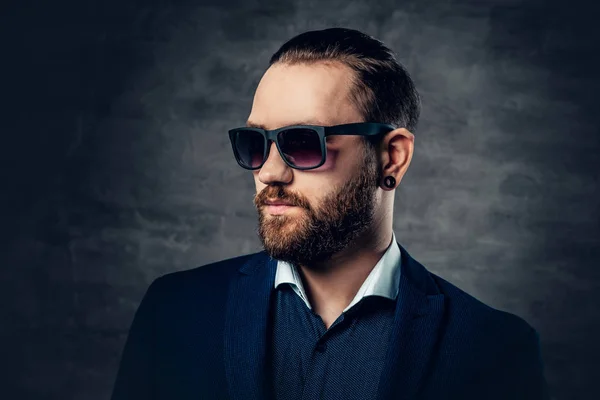 Bearded man in sunglasses — Stock Photo, Image