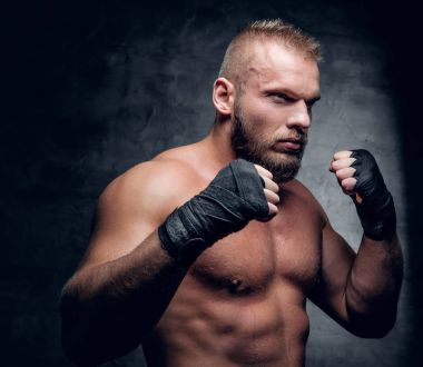 Acımasız sakallı avcı