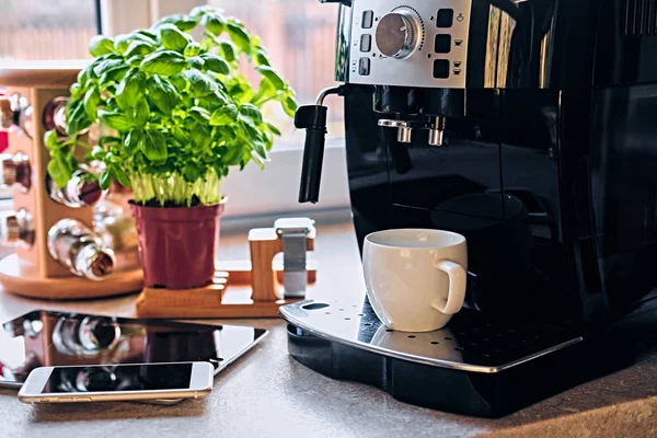 Профессиональный кофеварка для домашнего использования — стоковое фото
