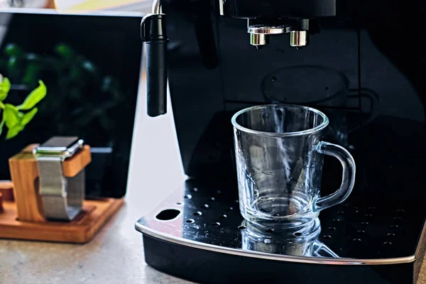 Profesyonel kahve makinesi ve iletişim ayarla — Stok fotoğraf