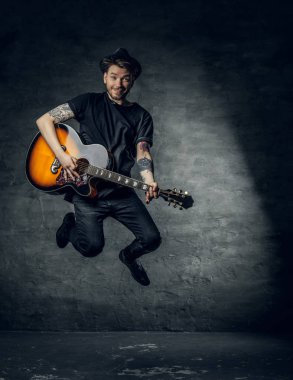 Gitarist olarak bir atlama