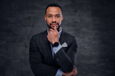 Zarif siyah Amerikalı adam