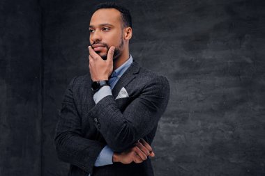 Zarif siyah Amerikalı adam