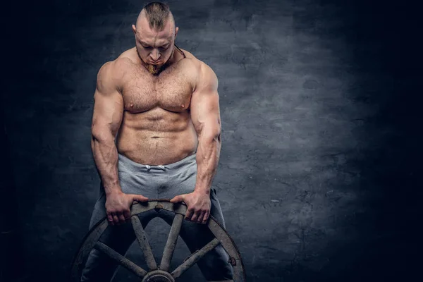 Sem camisa muscular escravo masculino — Fotografia de Stock