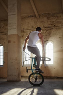 BMX dublör ve atlama binme