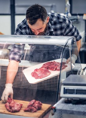 Sakallı et satıcı