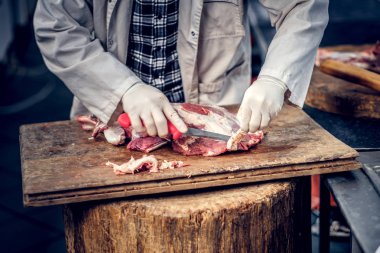 Kasap kesim taze pastırma sakallı 