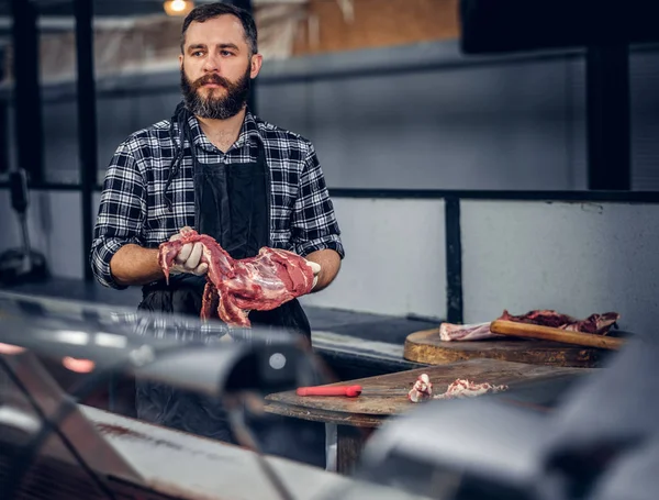 Homem de carne barbudo — Fotografia de Stock