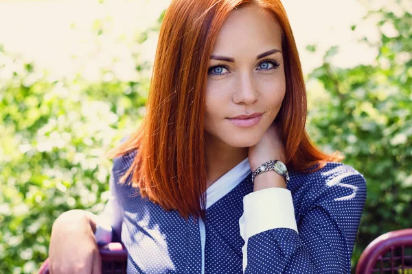 Portrait of female outdoor — Stock Photo, Image